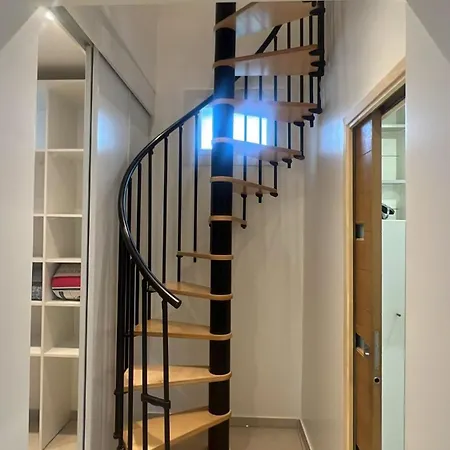 Maison Entiere Avec Terrasse *