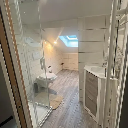 Maison Entiere Avec Terrasse Holiday home Champigny-sur-Marne